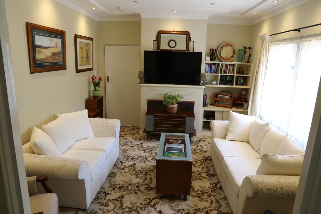 The Evergreen Bed And Breakfast Canberra Extérieur photo