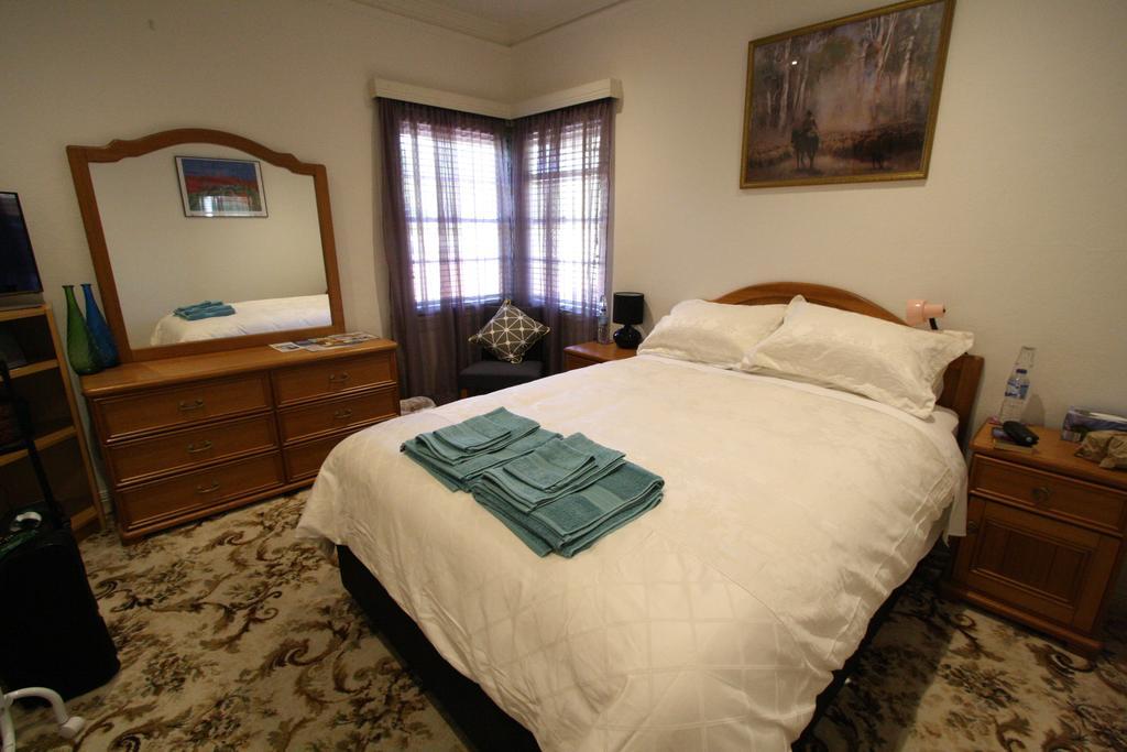The Evergreen Bed And Breakfast Canberra Extérieur photo