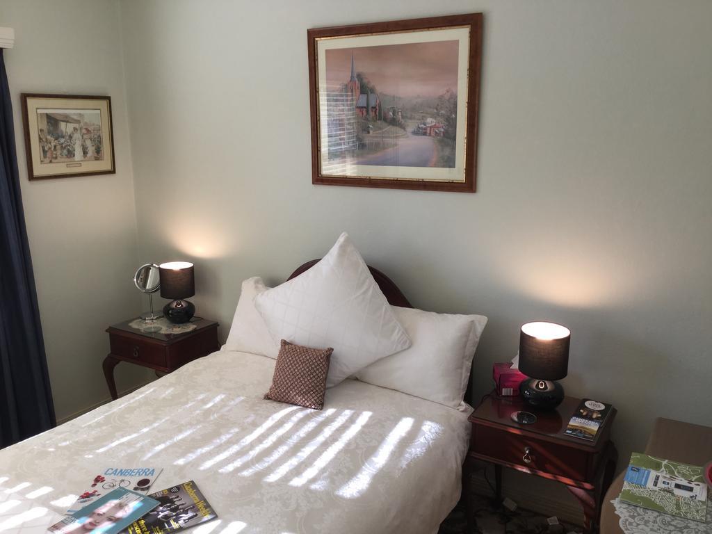 The Evergreen Bed And Breakfast Canberra Extérieur photo